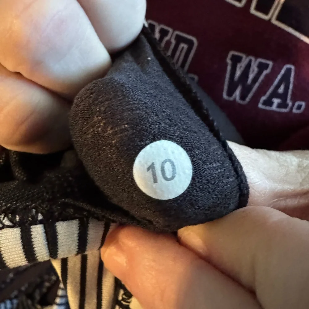 Lululemon Free to be Wild Sports Bra Size 10 - Picture 5 of 6